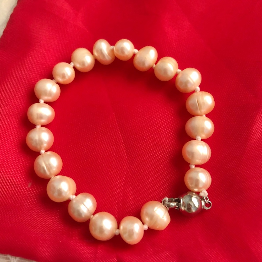 Pearl bracelet